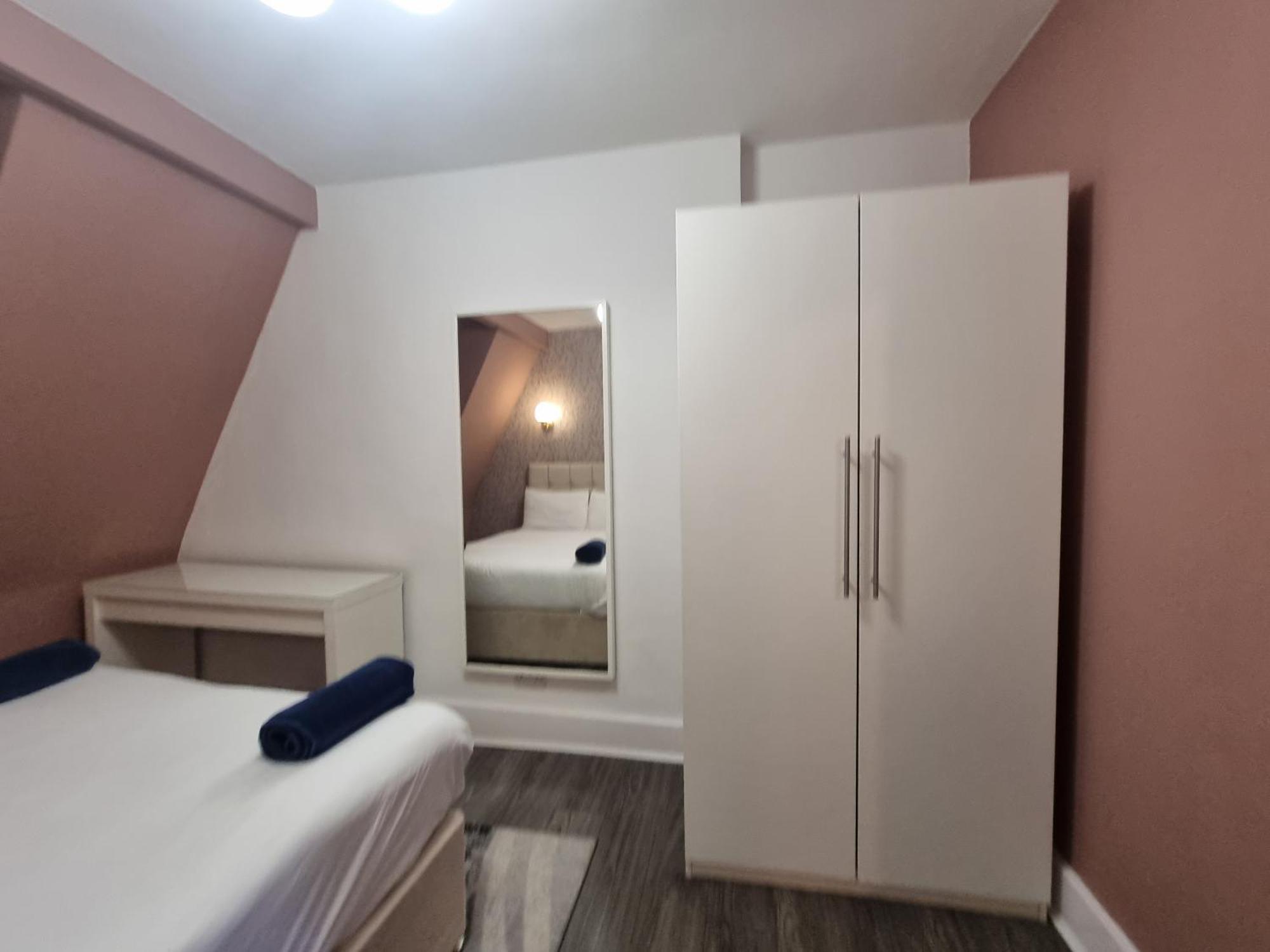 A8-3rd Floor 3-bed Flat In Elephant And Castle Apartment London