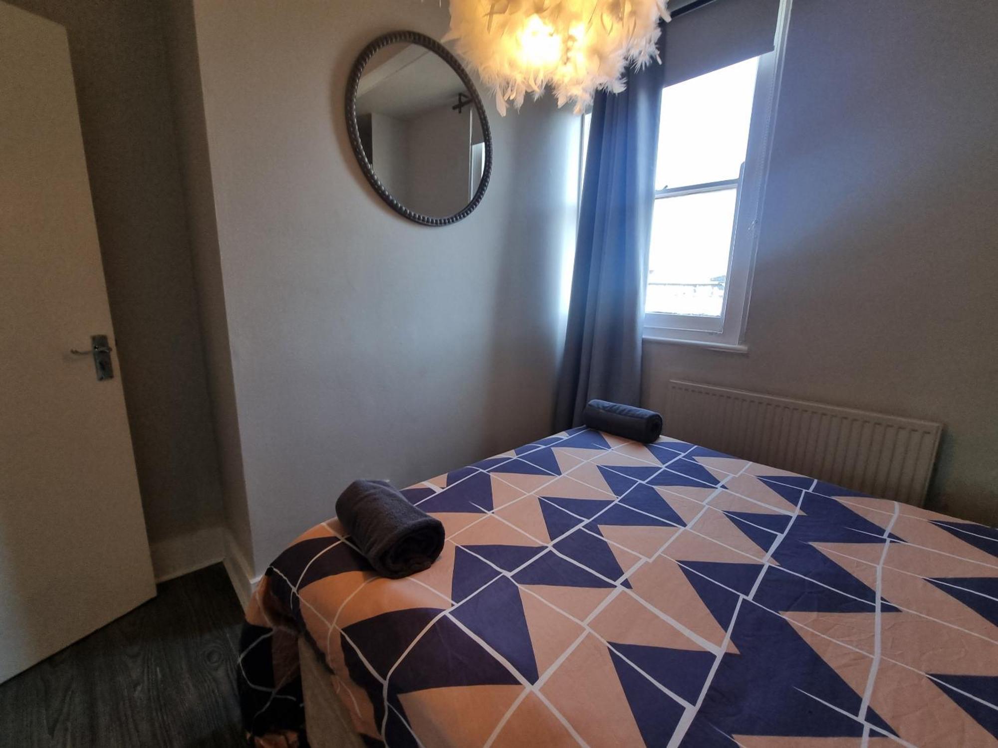 A8-3rd Floor 3-bed Flat In Elephant And Castle Apartment London