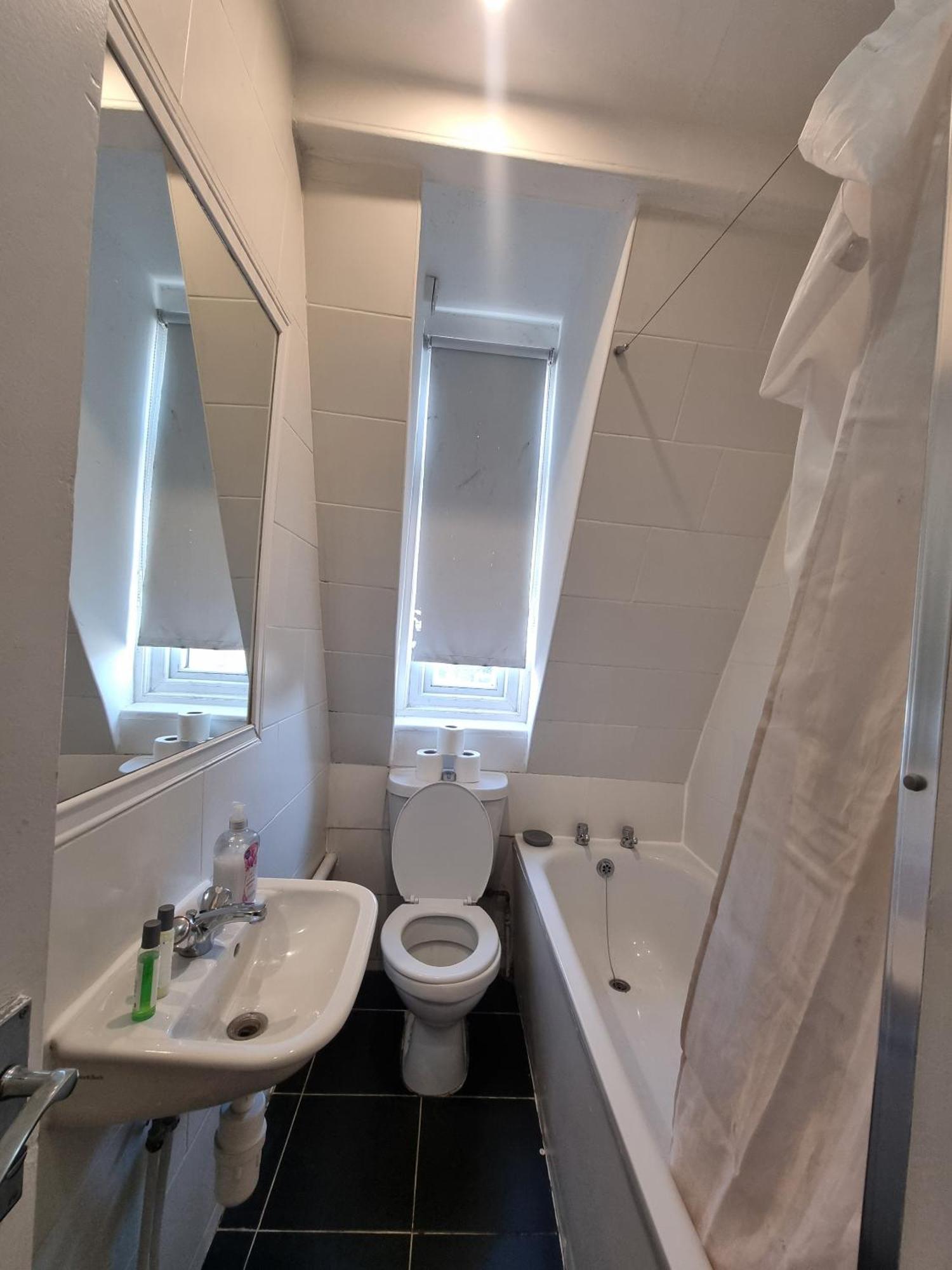 A8-3rd Floor 3-bed Flat In Elephant And Castle