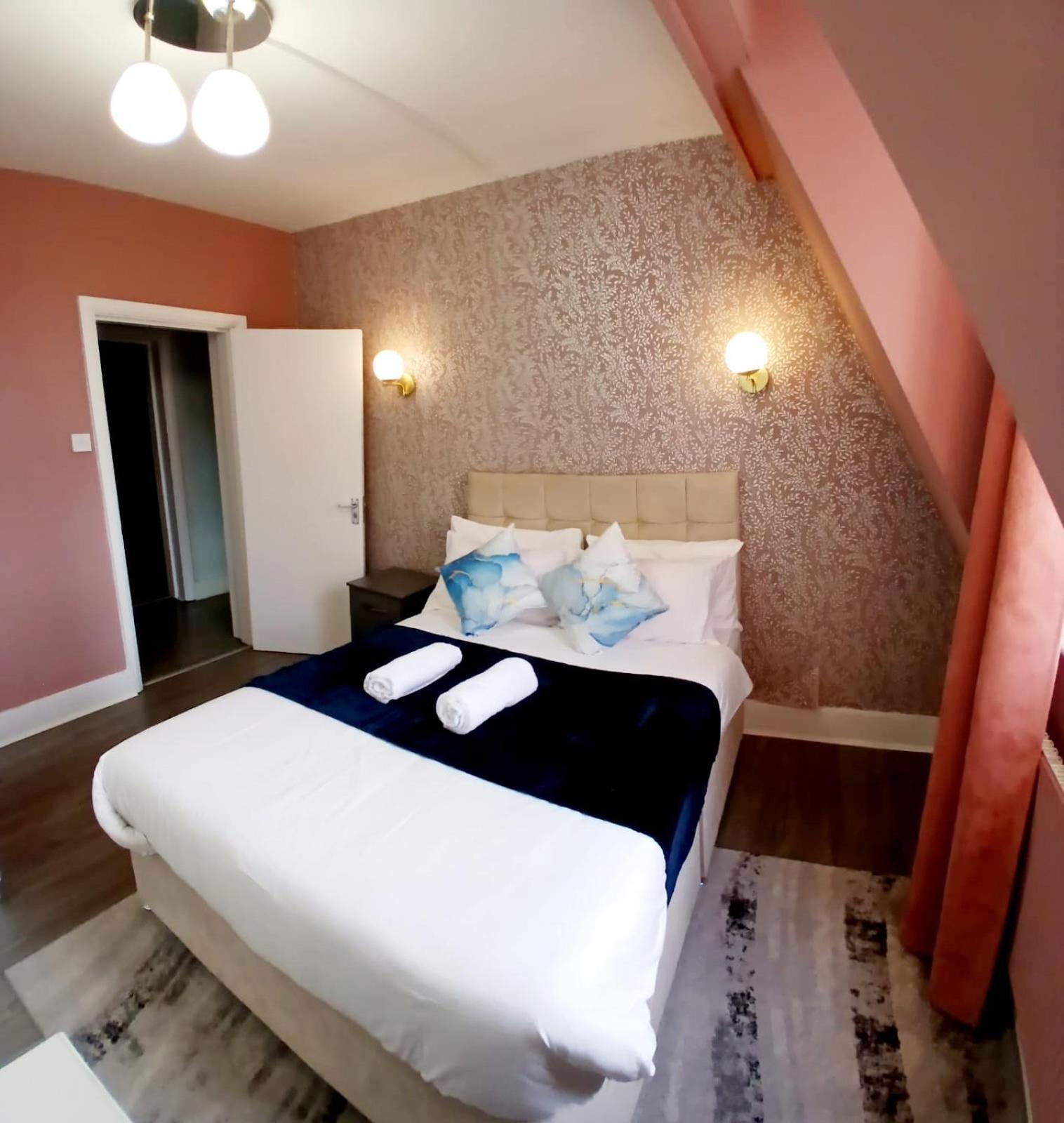 A8-3rd Floor 3-bed Flat In Elephant And Castle Apartment London