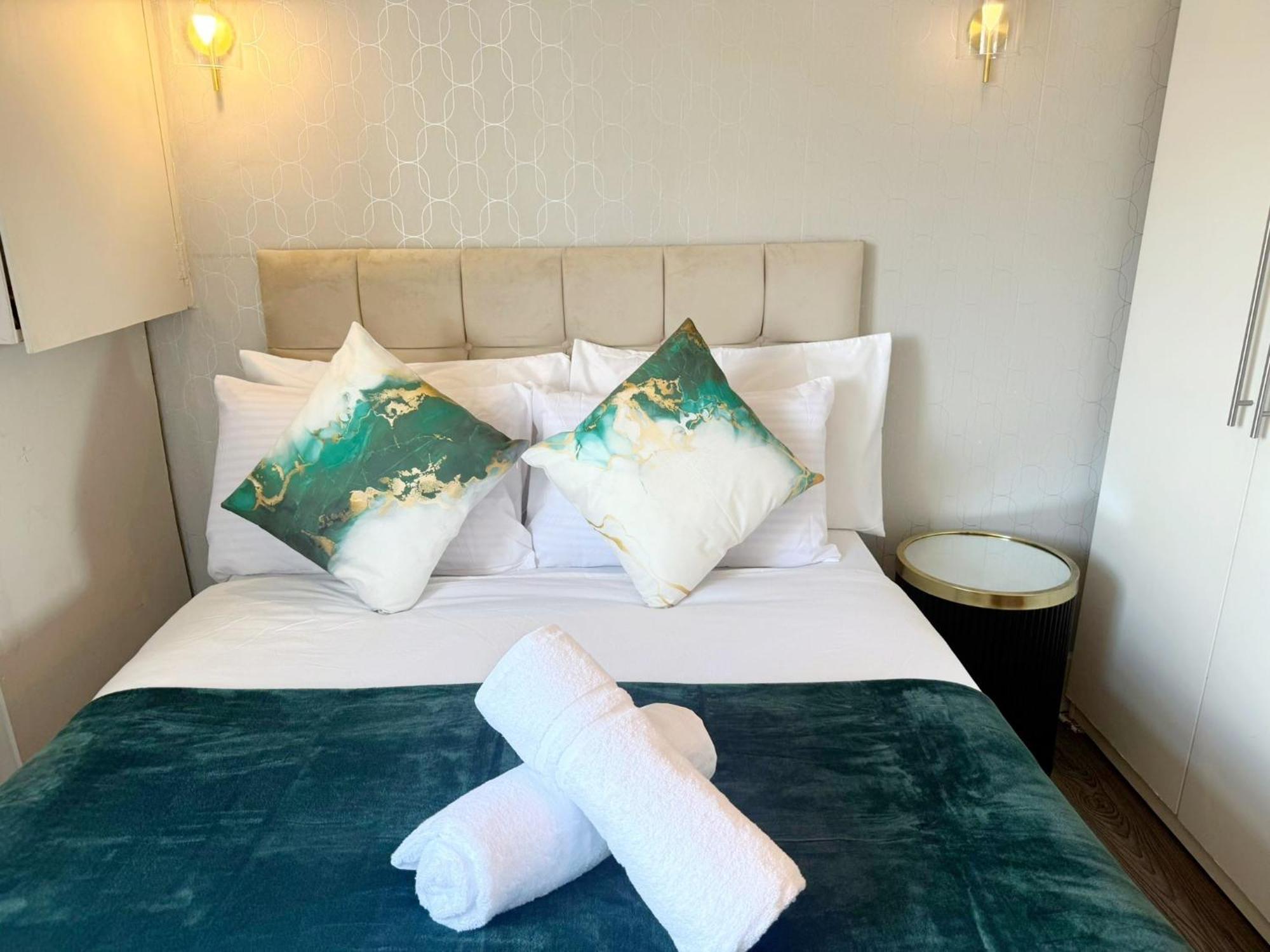 A8-3rd Floor 3-bed Flat In Elephant And Castle