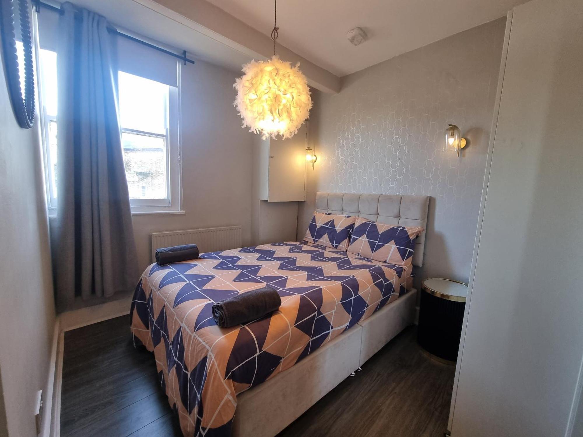 A8-3rd Floor 3-bed Flat In Elephant And Castle Apartment London