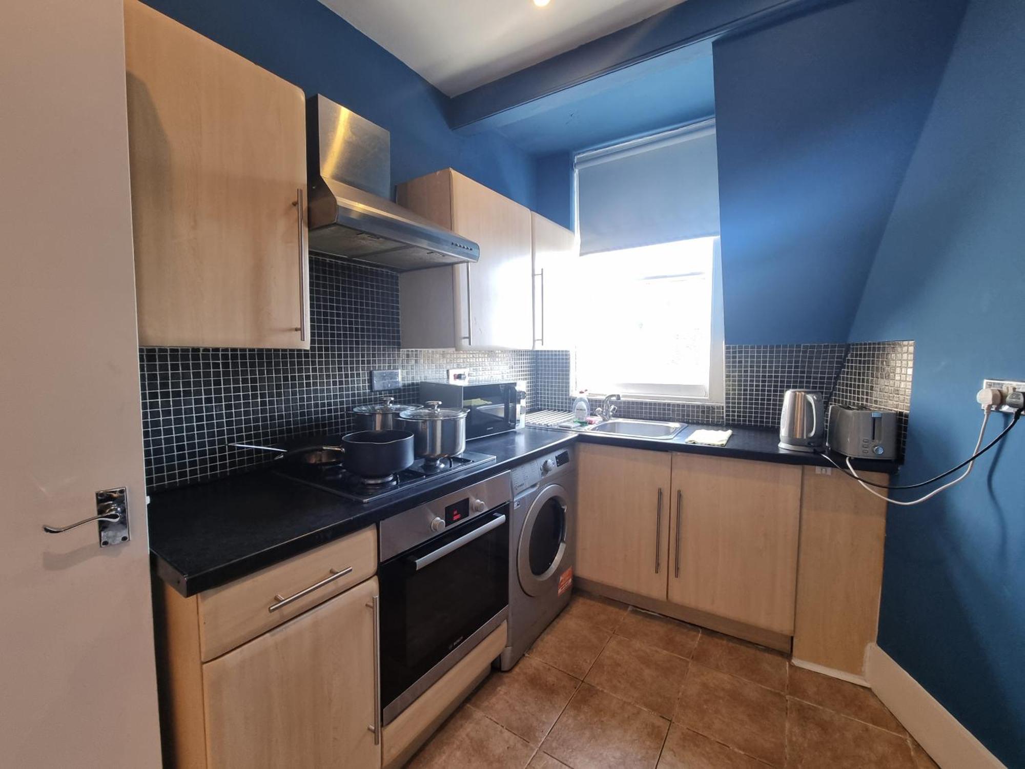 A8-3rd Floor 3-bed Flat In Elephant And Castle Apartment